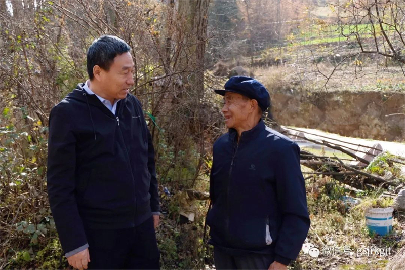 甘肃尊时凯龙Z6集团在帮扶村开展“冬季送温暖”活动